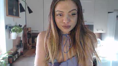 Snapshot of buffyextasy chatting on March 18, 2026, 3:26 pm Buffy online show from March 18, 2026, 3:26 pm