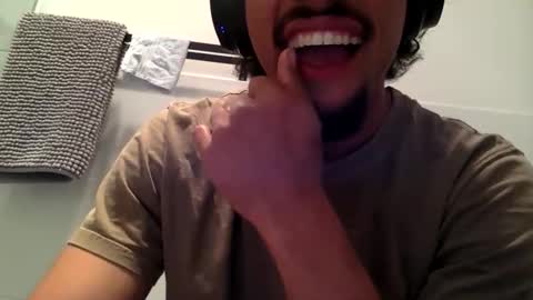 Snapshot of bulaboy27 chatting on November 17, 2025, 9:26 am meaty man online show from November 17, 2025, 9:26 am