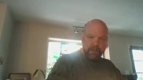 Snapshot of bulldog302w chatting on January 19, 2025, 5:18 pm bulldog302w online show from January 19, 2025, 5:18 pm