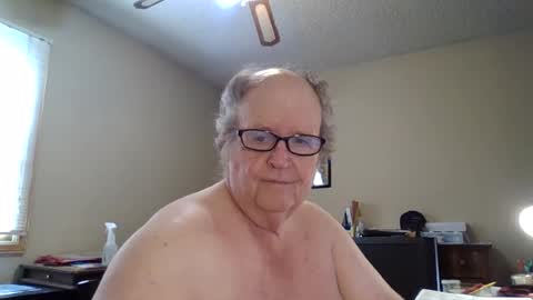 bullfrogg5050 online show from June 18, 2026, 10:36 pm