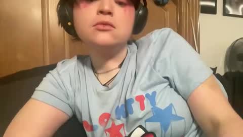 Snapshot of bunbunninjaz chatting on December 6, 2024, 10:49 am bunbunninjaz online show from December 6, 2024, 10:49 am