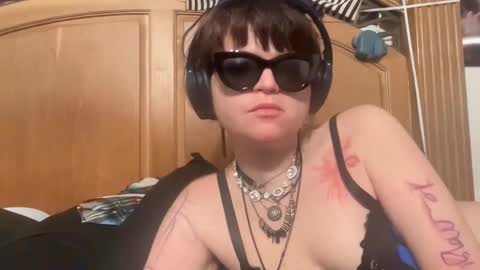 Snapshot of bunbunninjaz chatting on January 6, 2025, 10:24 am bunbunninjaz online show from January 6, 2025, 10:24 am