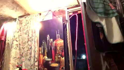 bunniandcryme online show from November 21, 2025, 8:57 am