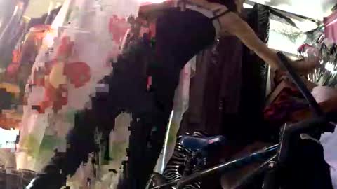 bunniandcryme online show from November 23, 2025, 2:28 pm