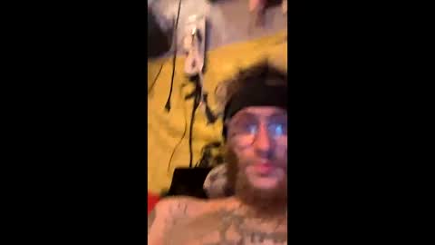 bunniandcryme online show from November 26, 2025, 8:59 am