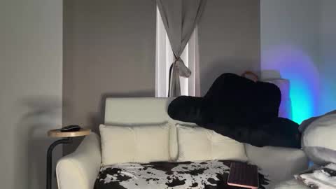 Snapshot of bunnibunxo chatting on September 27, 2025, 6:13 pm Andrea online show from September 27, 2025, 6:13 pm