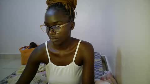 bunny_bliss1 online show from May 11, 2026, 3:01 am