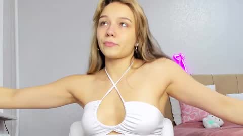 Snapshot of bunny_bonny chatting on January 22, 2025, 2:24 pm Alice online show from January 22, 2025, 2:24 pm