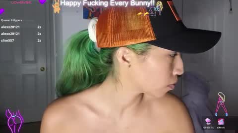 Snapshot of bunnycheekz chatting on January 28, 2025, 5:11 am Tokki bunny online show from January 28, 2025, 5:11 am