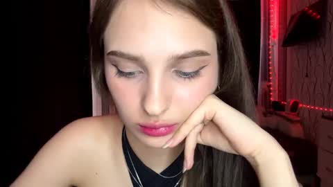 Bella online show from May 11, 2026, 2:45 pm