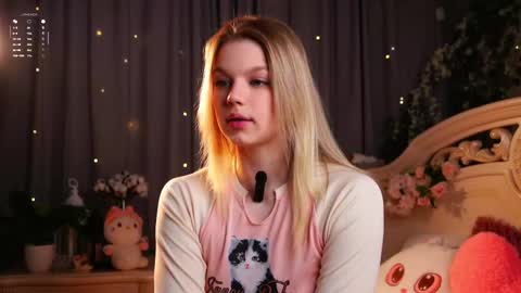 Snapshot of burnletitallburn chatting on March 8, 2026, 4:11 pm Jessica online show from March 8, 2026, 4:11 pm