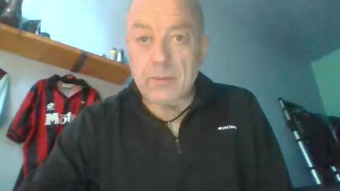 burnleyguy1977 online show from April 27, 2026, 9:40 am