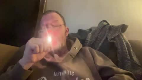 bushbeautician online show from February 7, 2025, 10:52 pm