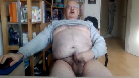 Snapshot of busibaer666 chatting on November 4, 2025, 1:32 pm busi online show from November 4, 2025, 1:32 pm