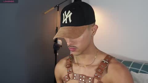 Buster independent model online show from October 11, 2025, 1:31 pm