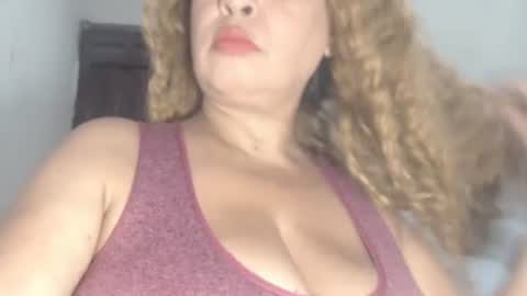 Snapshot of bustyamanda_ chatting on July 14, 2026, 12:22 pm Amanda online show from July 14, 2026, 12:22 pm