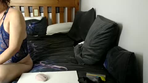 bustyboilie7 online show from April 1, 2026, 2:58 pm