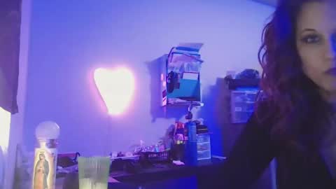 busybee83 online show from January 8, 2026, 10:06 am