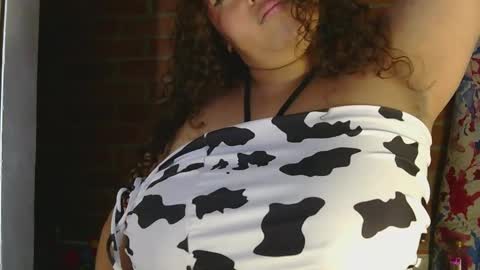 Mary  online show from February 25, 2025, 9:09 am