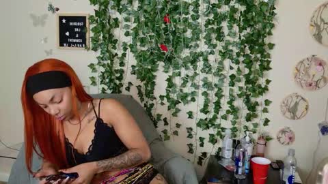 butterfly booty online show from November 29, 2025, 3:04 pm