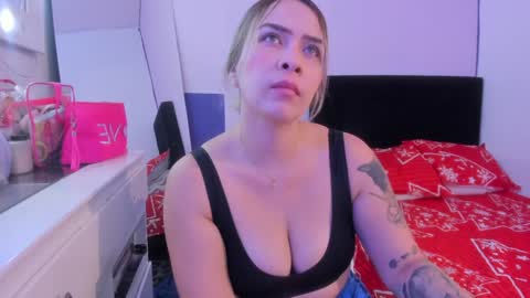 Snapshot of byanca_winklar chatting on December 11, 2024, 6:09 pm     online show from December 11, 2024, 6:09 pm