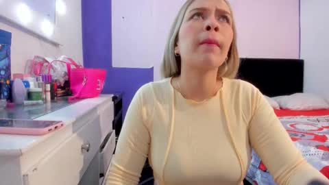 Snapshot of byanca_winklar chatting on September 22, 2025, 5:59 pm     online show from September 22, 2025, 5:59 pm