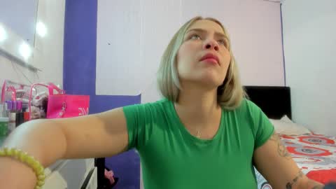 Snapshot of byanca_winklar chatting on September 27, 2025, 6:02 pm     online show from September 27, 2025, 6:02 pm