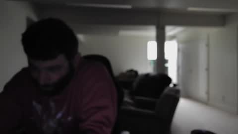 c2cmee online show from December 28, 2024, 2:22 am