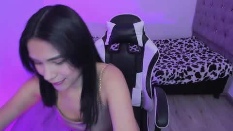 caelisse_cb online show from December 2, 2025, 2:23 pm