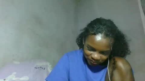 caella98 online show from April 18, 2026, 7:07 pm
