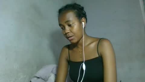 caella98 online show from April 30, 2026, 7:09 pm