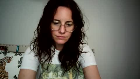 Snapshot of caitie__citrine chatting on December 26, 2024, 10:31 pm Caitie Citrine online show from December 26, 2024, 10:31 pm