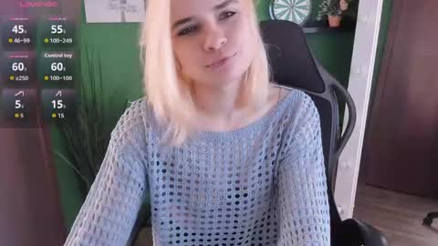 Snapshot of caitlin_crazy chatting on June 2, 2026, 10:17 am Gina online show from June 2, 2026, 10:17 am