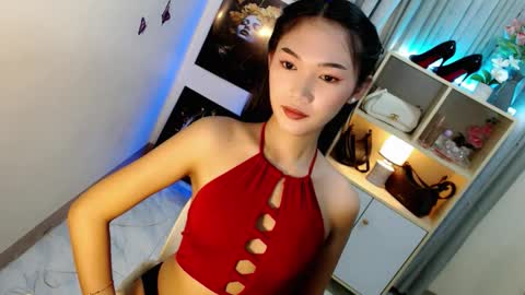 Snapshot of caitlin_x chatting on February 1, 2026, 7:12 pm caitlin online show from February 1, 2026, 7:12 pm