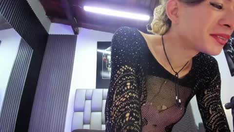 caitlyn_joness_ online show from April 10, 2026, 7:51 pm