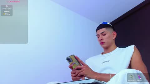 Snapshot of calavalerio chatting on March 8, 2025, 8:14 pm Valerio online show from March 8, 2025, 8:14 pm