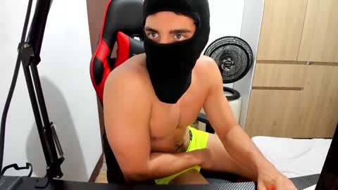 calihotcaliente27 online show from February 26, 2025, 1:08 pm