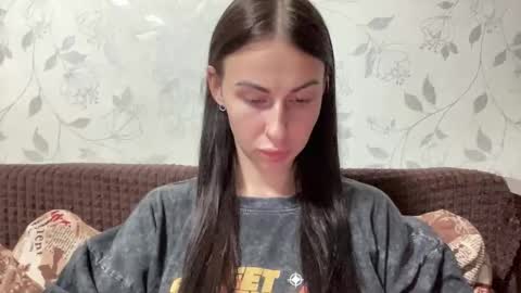 Anna online show from October 22, 2025, 7:35 pm