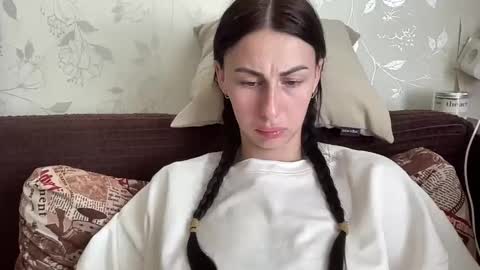 Anna online show from April 7, 2026, 7:42 am