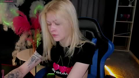 Snapshot of callista_a chatting on April 19, 2026, 5:51 am Robin online show from April 19, 2026, 5:51 am