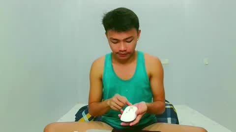 Snapshot of callmebabyceejay_ chatting on April 12, 2026, 11:43 pm Ceejay online show from April 12, 2026, 11:43 pm