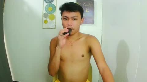 Snapshot of callmebabyceejay_ chatting on May 4, 2026, 3:19 pm Ceejay online show from May 4, 2026, 3:19 pm