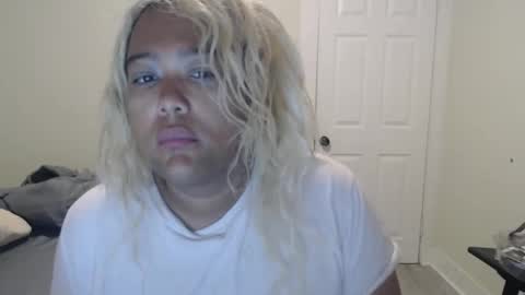 Snapshot of cals9x chatting on September 29, 2025, 12:32 pm camzxoxox online show from September 29, 2025, 12:32 pm