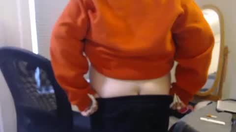 Snapshot of cals9x chatting on November 2, 2025, 2:19 pm camzxoxox online show from November 2, 2025, 2:19 pm