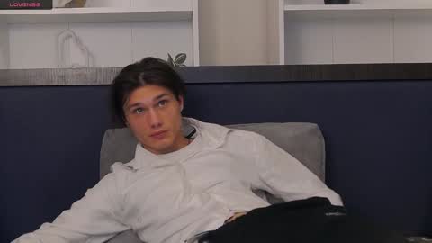 Snapshot of calvin_cay chatting on January 3, 2025, 8:01 pm Calvin online show from January 3, 2025, 8:01 pm