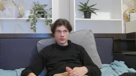 Snapshot of calvin_cay chatting on January 11, 2025, 7:49 pm Calvin online show from January 11, 2025, 7:49 pm