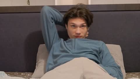 Snapshot of calvin_cay chatting on January 27, 2025, 1:16 am Calvin online show from January 27, 2025, 1:16 am