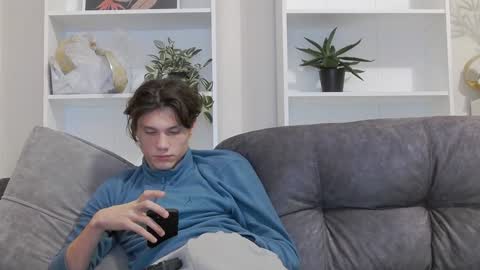 Snapshot of calvin_cay chatting on January 31, 2025, 1:54 am Calvin online show from January 31, 2025, 1:54 am