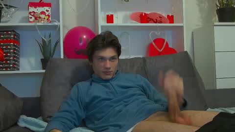 Snapshot of calvin_cay chatting on February 15, 2025, 5:19 am Calvin online show from February 15, 2025, 5:19 am