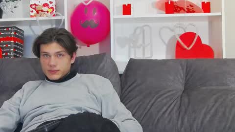 Snapshot of calvin_cay chatting on February 15, 2025, 11:58 pm Calvin online show from February 15, 2025, 11:58 pm